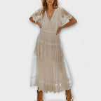 Amaya – Vestido Midi Boho con Encaje y Bordados