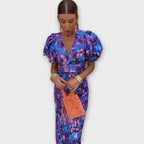 Amaya - Vestido elegante con escote en V