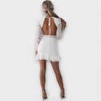 Aitana – Vestido Corto de Encaje con Espalda Abierta